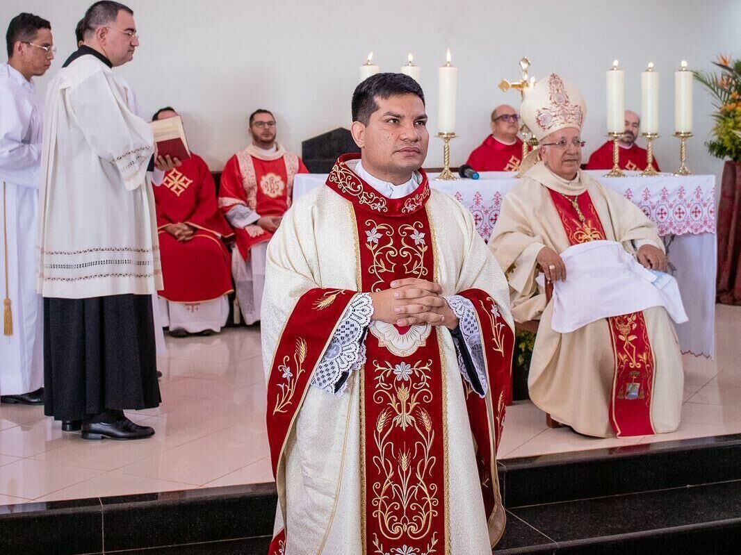 Imagem de compartilhamento para o artigo Costa Rica: Padre Ivanildo Júnior - uma jornada de fé e serviço aos fiéis da MS Todo dia